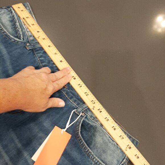 Flamingo Distressed Jeans with Decals NWT - Picture 6 of 12